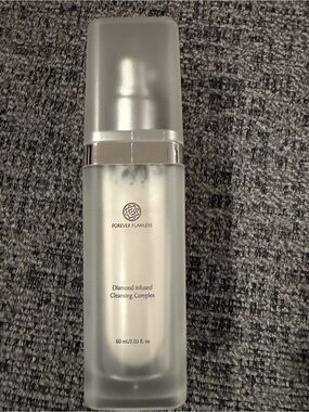 Diamond Infused Cleansing Complex - Frosted White